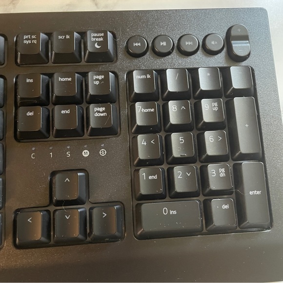 Razer Cynosa V2 Gaming Keyboard - Picture 6 of 16